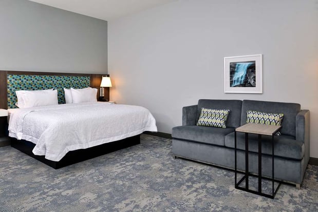 Images Hampton Inn Cedar Falls Downtown