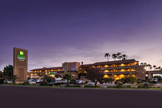 Images Holiday Inn Express & Suites Ventura Harbor by IHG