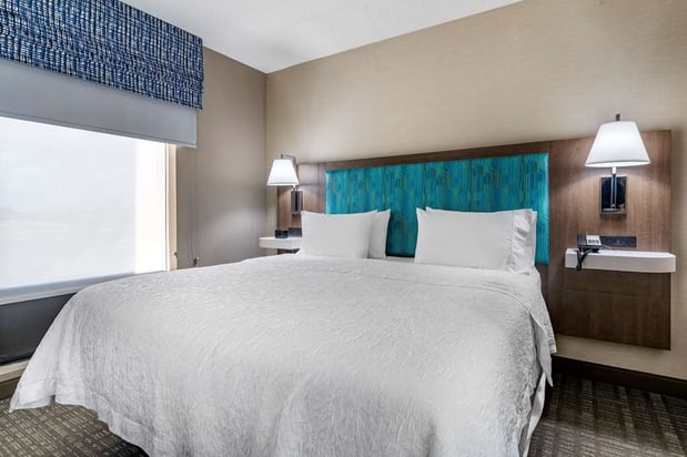 Images Hampton Inn & Suites Louisville East