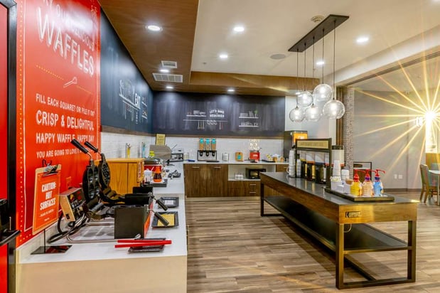 Images Hampton Inn & Suites Cleburne