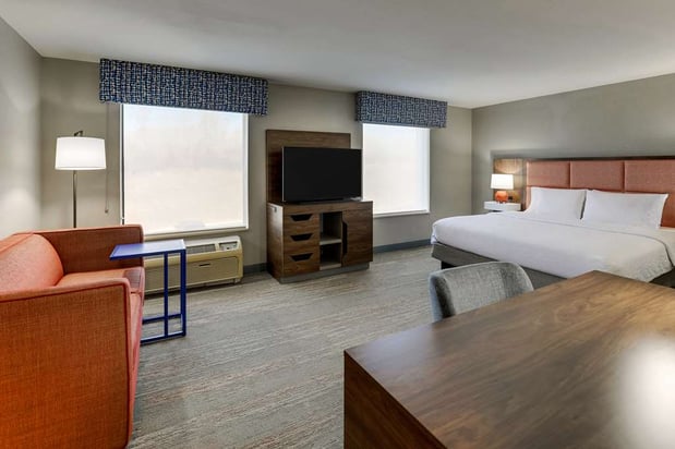 Images Hampton Inn & Suites St. Louis-Edwardsville