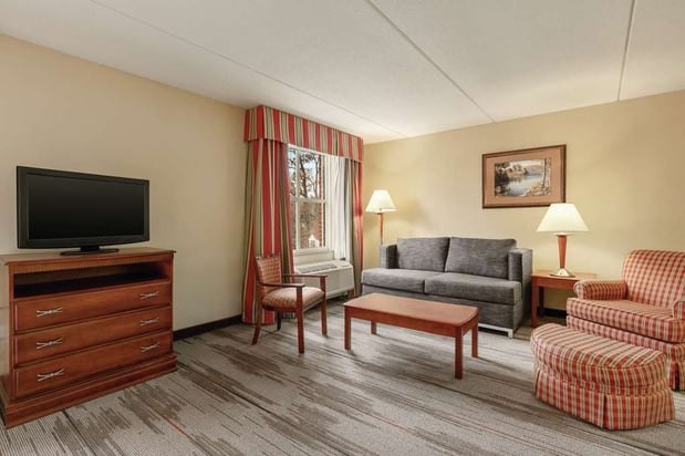 Images Hampton Inn & Suites Williamsburg Historic District