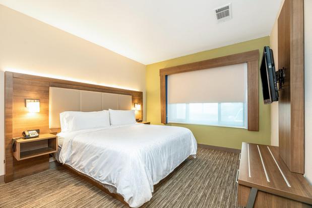Images Holiday Inn Express & Suites Fremont - Milpitas Central by IHG
