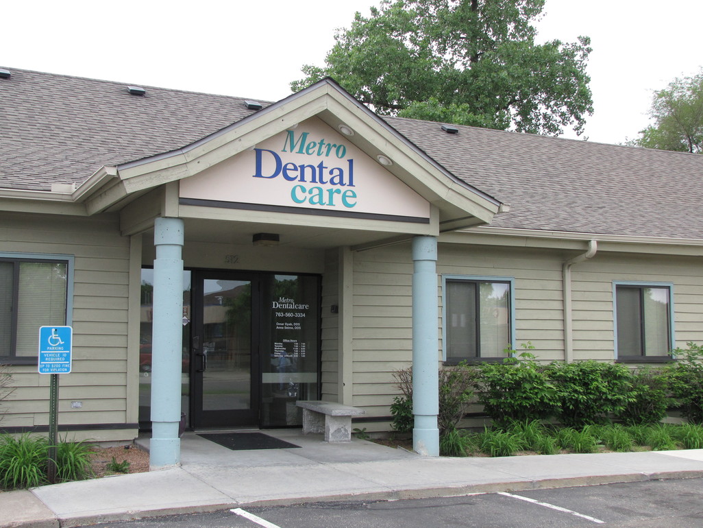 Metro Dentalcare Brooklyn Center Coupons near me in ...