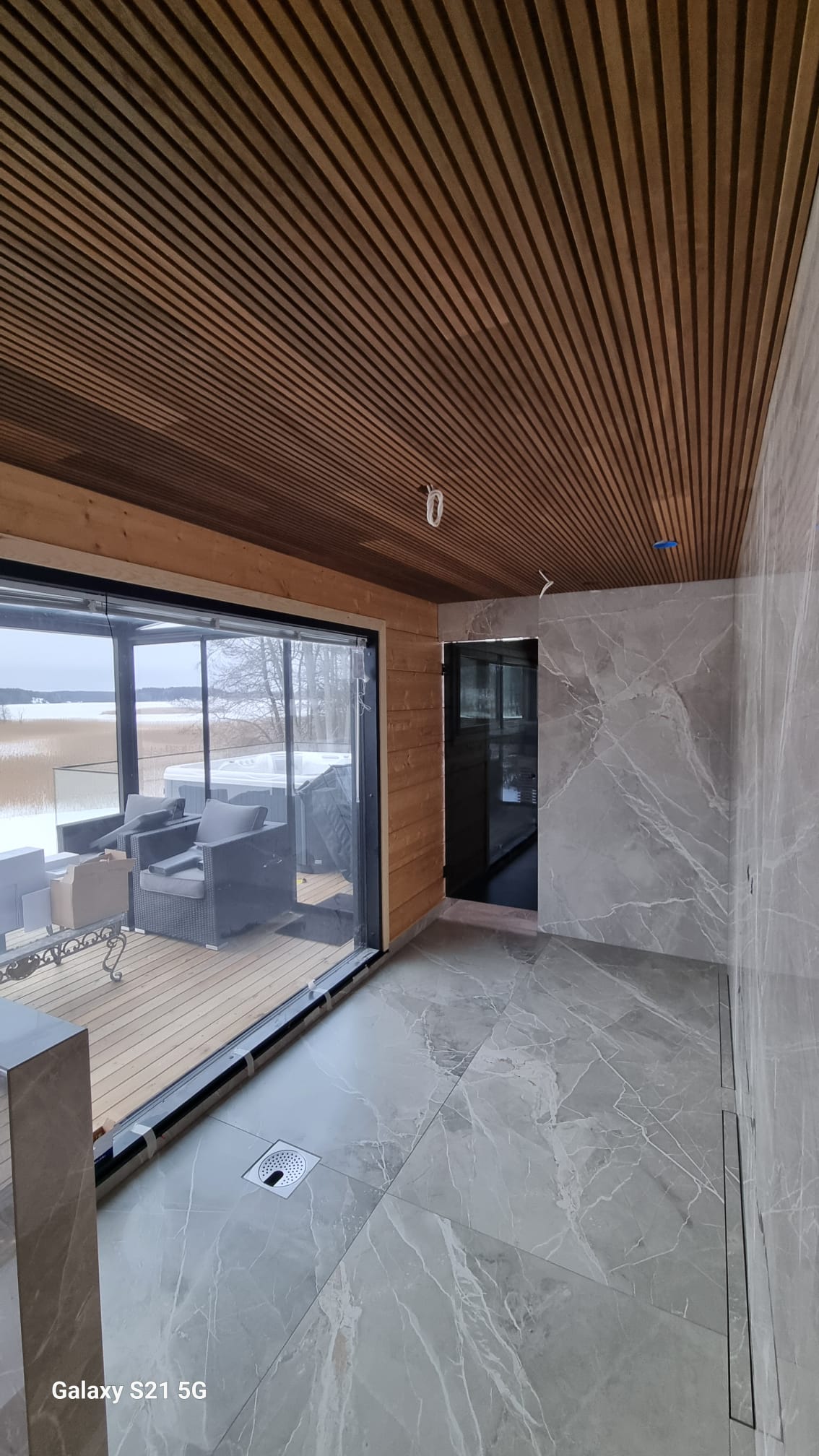 Images Kivipiste Showroom Laattamyymälä