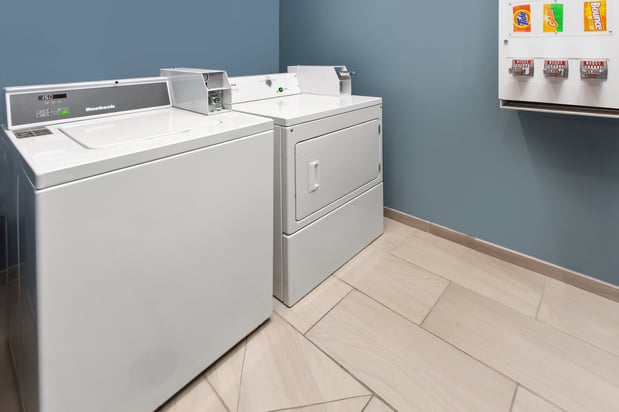 Images Holiday Inn Express Cleveland Airport - Brook Park by IHG