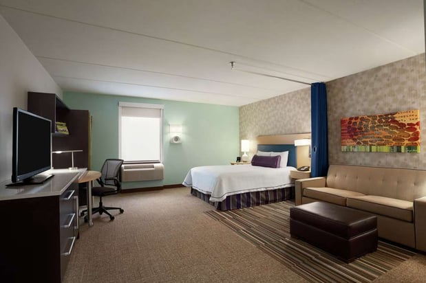 Images Home2 Suites by Hilton Philadelphia - Convention Center, PA