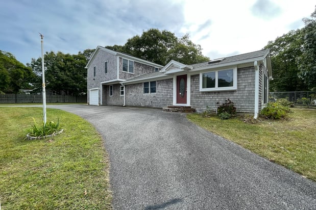 Images Bowen Real Estate of Cape Cod