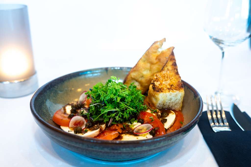 Images Park Inn by Radisson Oslo Airport Hotel West