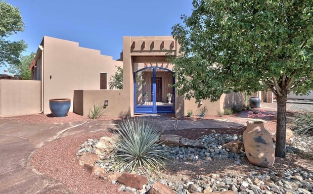 Images Linda Malott, Realty One of New Mexico