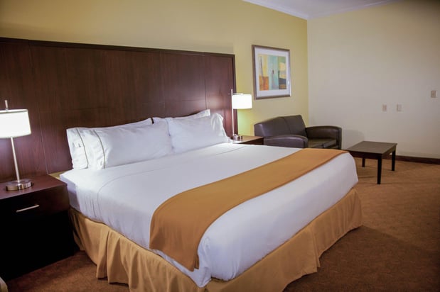Images Holiday Inn Express & Suites Houston North InterContinental by IHG