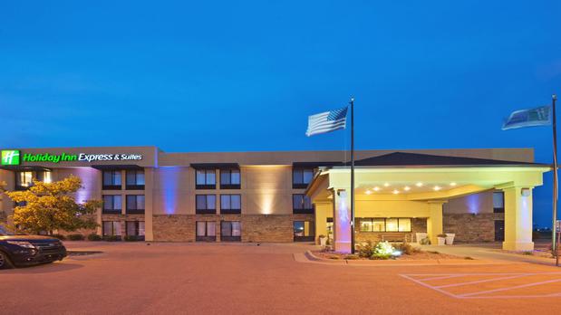 Images Holiday Inn Express & Suites Colby, an IHG Hotel