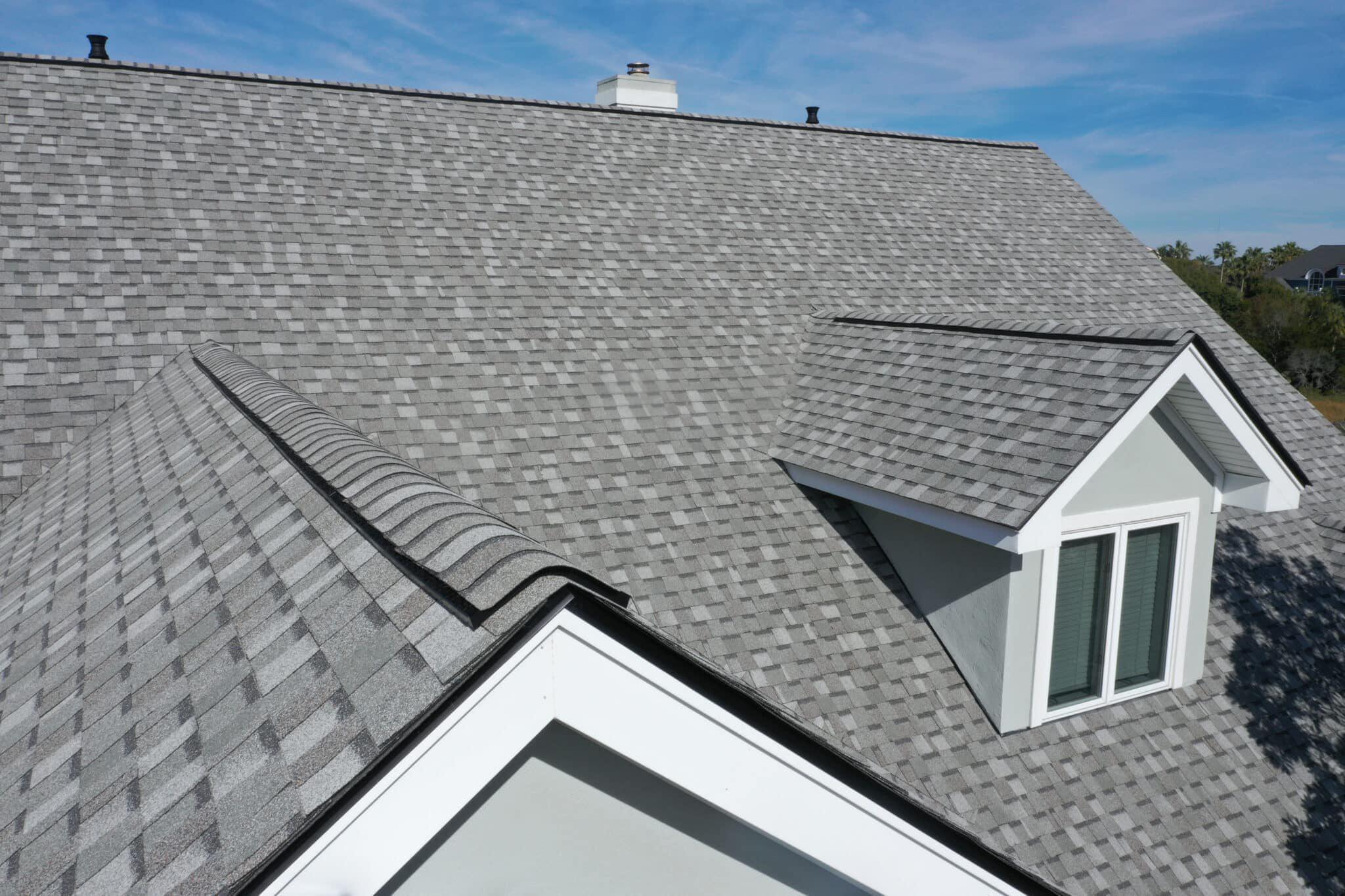 How often should you replace your roof? Does your roof require maintenance?

The lifespan of a roof depends on various factors such as material, climate, installation quality and maintenance. Asphalt shingle roofs last 20-30 years while metal roofs can last 40-70 years or more. Tile and concrete roofs have a lifespan of 50 years or more and wood shake roofs typically last around 20-40 years.