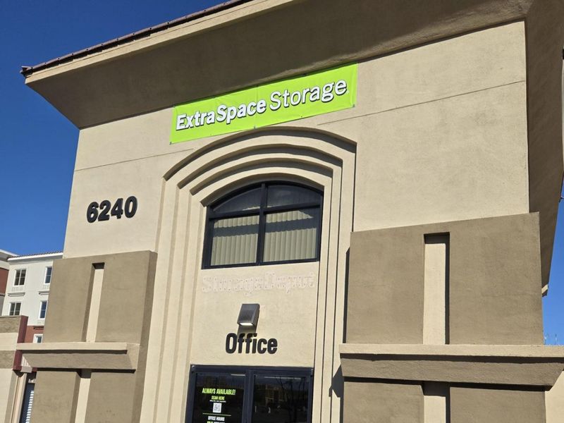 Images Extra Space Storage