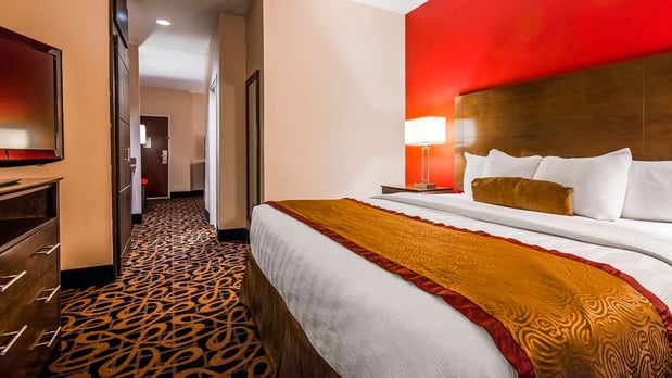 Images Best Western Plus Brandywine Inn & Suites