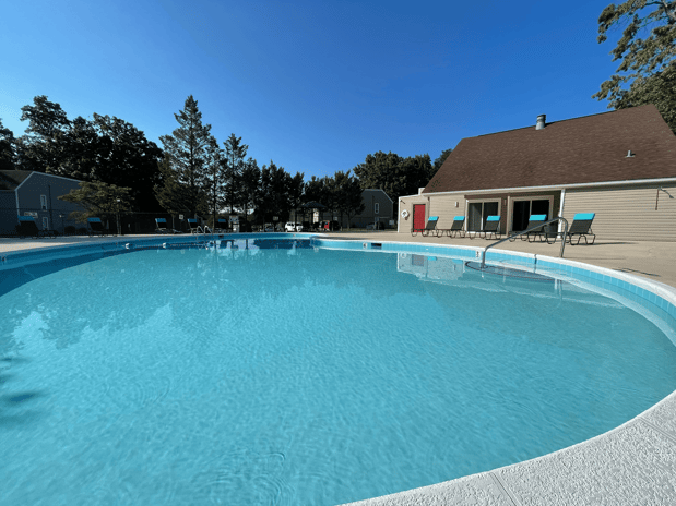 Images Lakes Edge Apartments