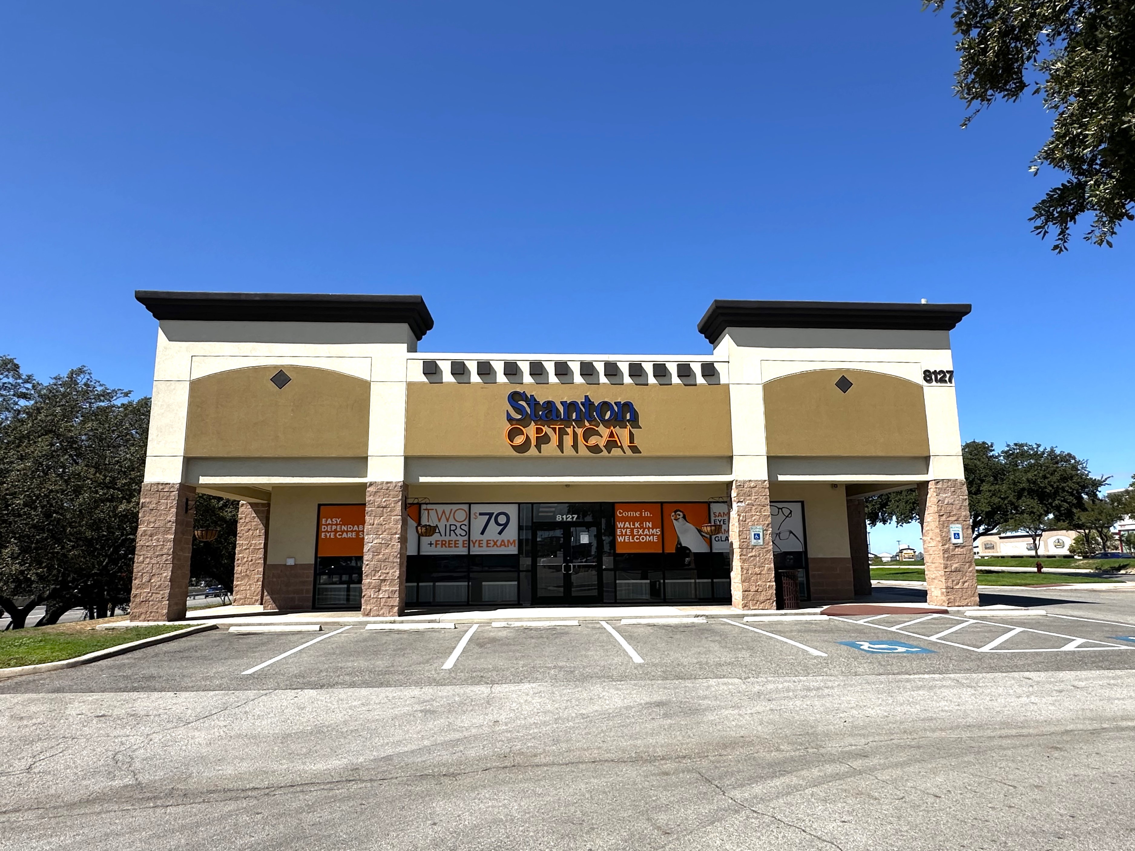 Storefront at Stanton Optical store in Selma, TX 78154