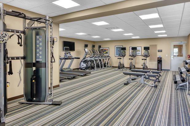 Images Candlewood Suites Building 38300