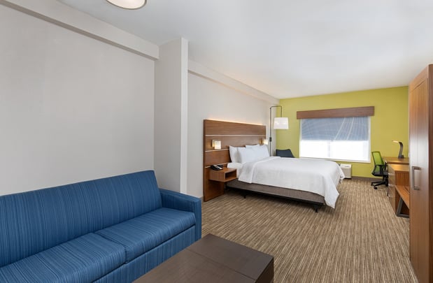 Images Holiday Inn Express & Suites Birmingham - Inverness 280 by IHG