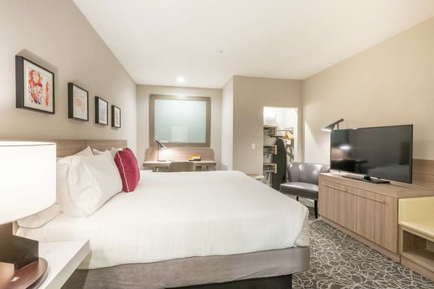 Images Hilton Garden Inn Wichita Downtown