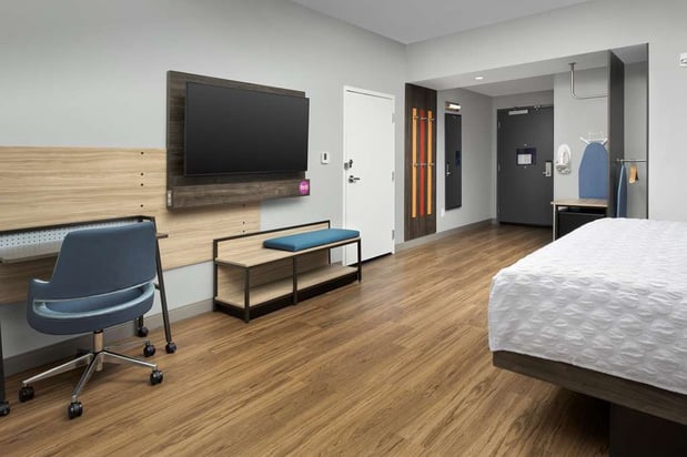 Images Tru by Hilton Charlotte Airport Lake Pointe