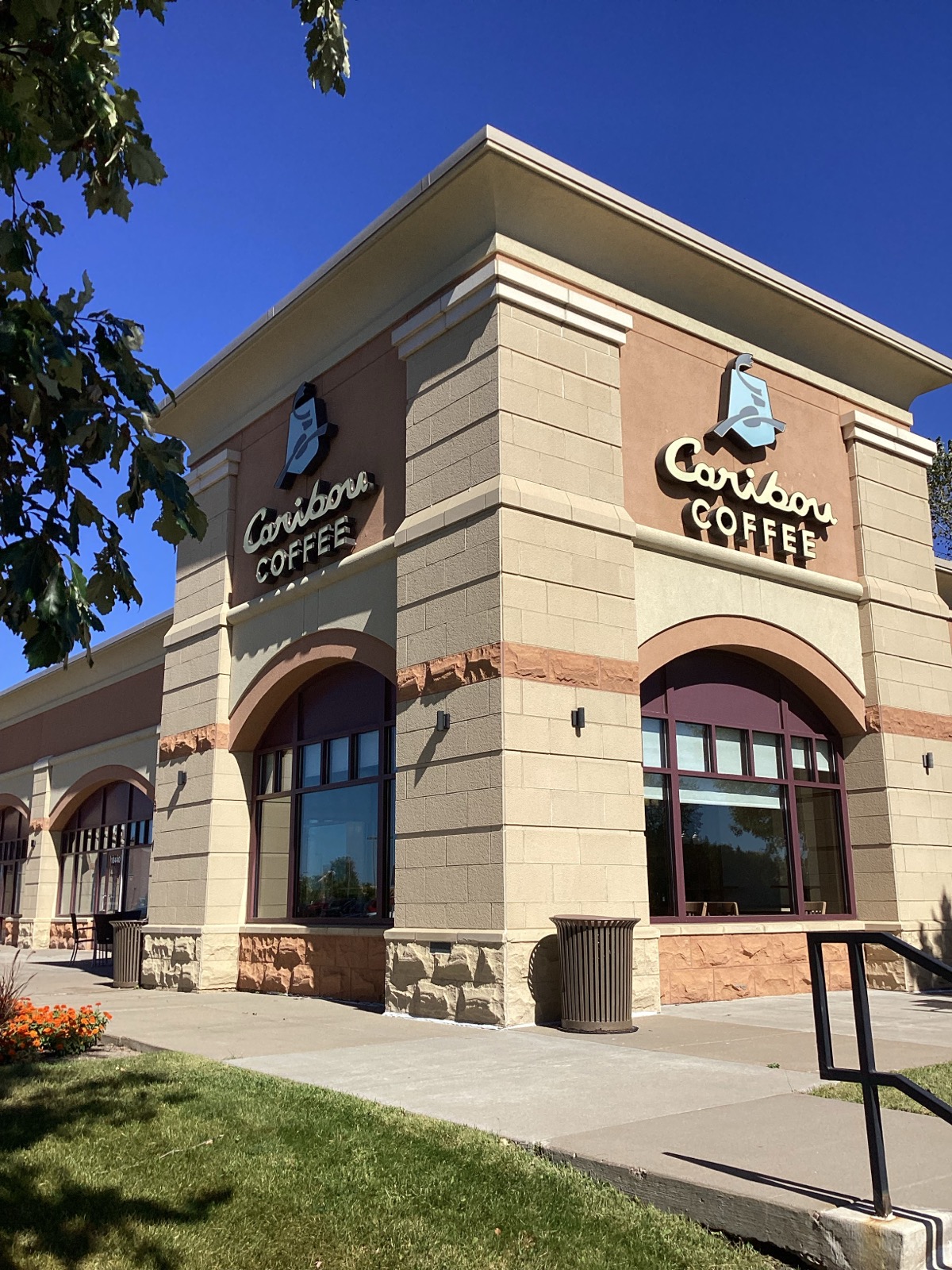 Storefront of the Caribou Coffee at 18444 Kenrick Avenue in Lakeville