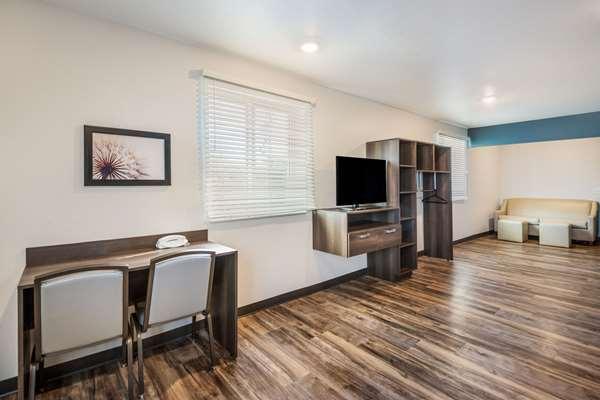 Images WoodSpring Suites Bradenton