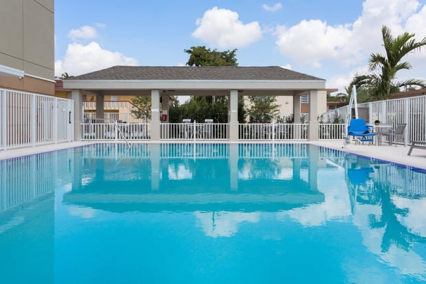 Images Candlewood Suites Miami Intl Airport - 36th St by IHG