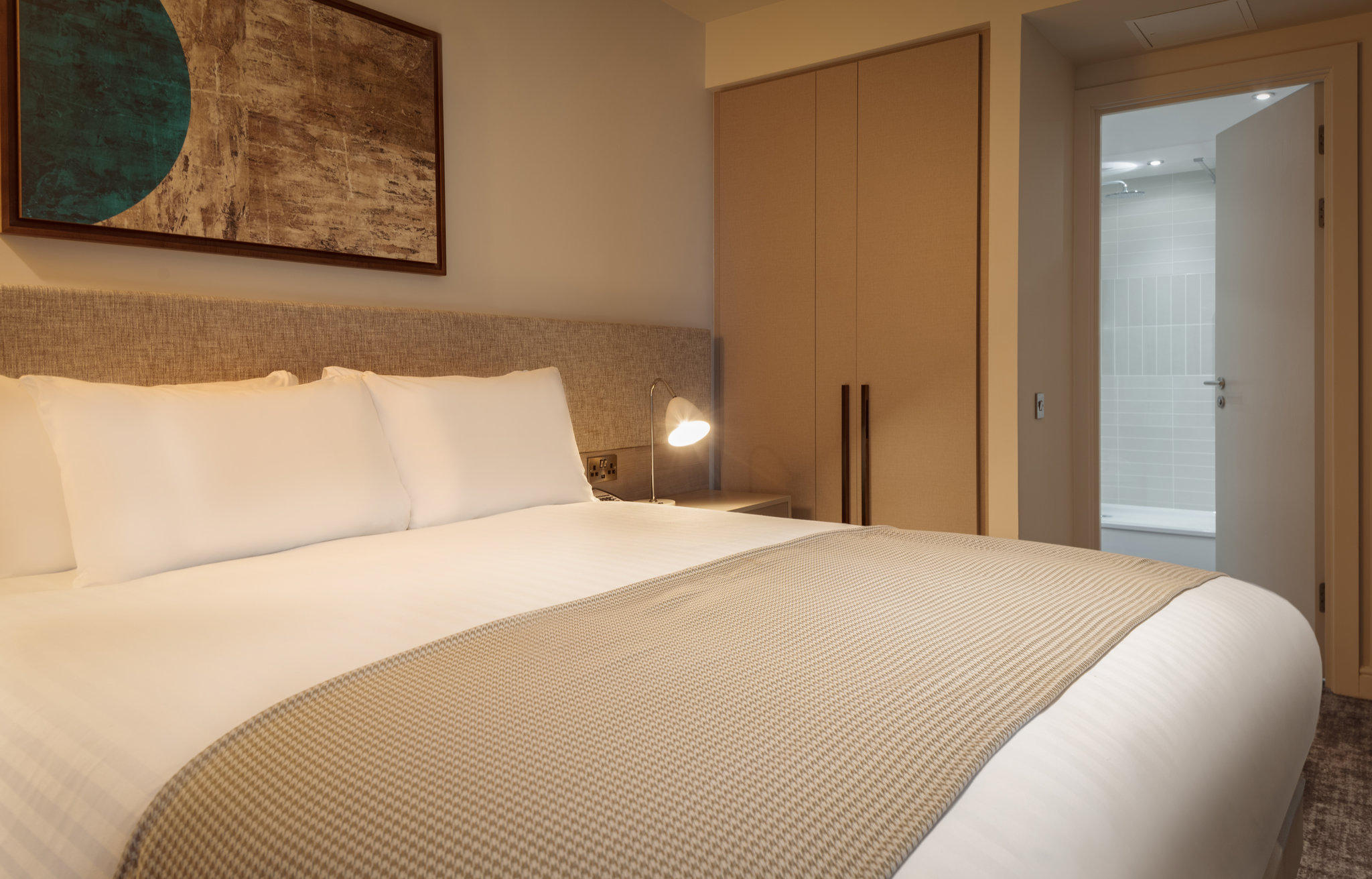 Images Staybridge Suites London - Heathrow Bath Road, an IHG Hotel