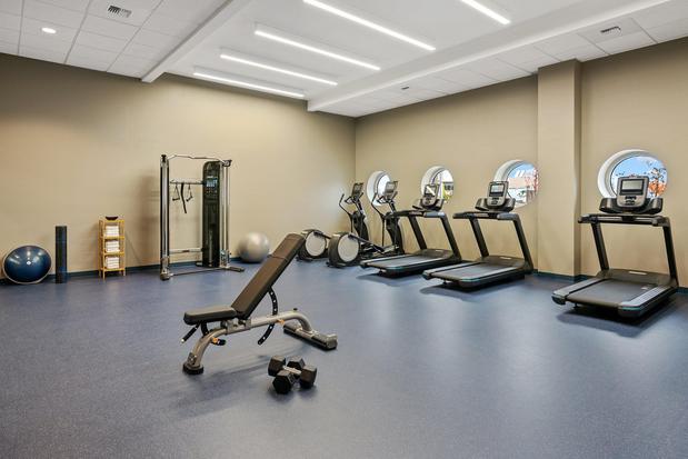 Images Hotel Indigo Seattle Everett Waterfront by IHG