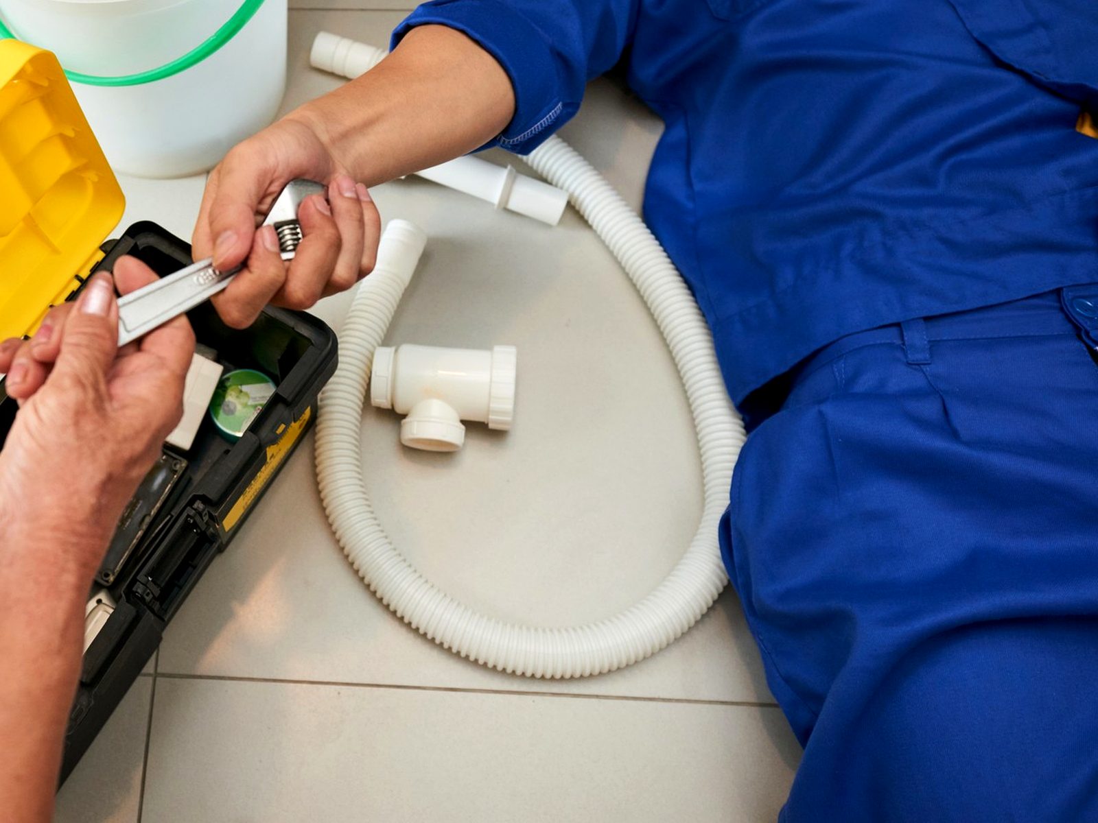 Leuellen Plumbing &amp; Roto Services Logo