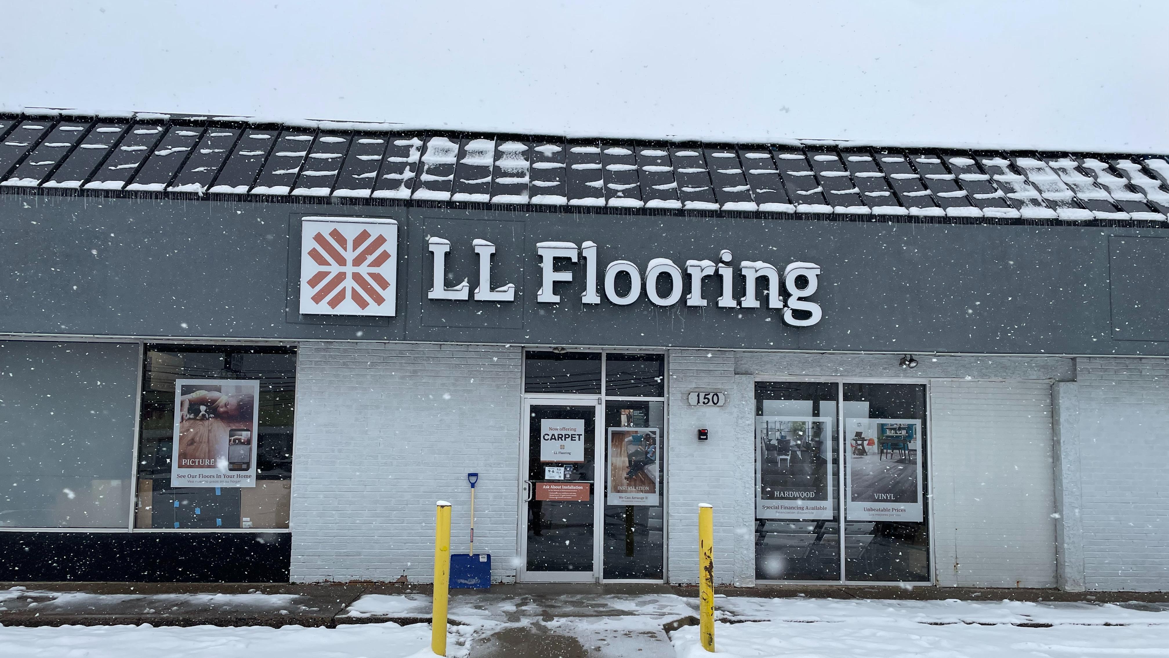 LL Flooring #1372 Fairless Hills | 150 Lincoln Highway | Storefront