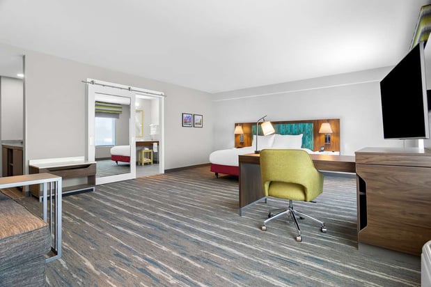 Images Hampton Inn & Suites  Chicago Medical District UIC