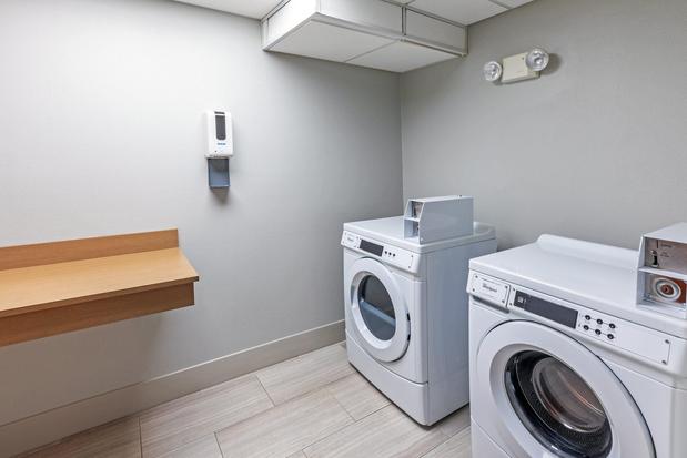 Images Holiday Inn Express & Suites Shreveport - West by IHG