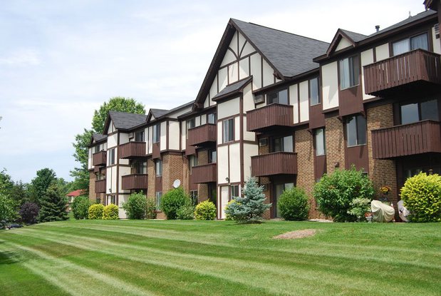 Images Irish Hills Apartments