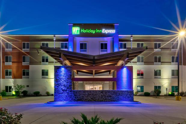 Images Holiday Inn Express & Suites Effingham, an IHG Hotel