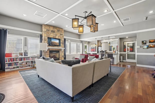 Images Deer Crest Apartments