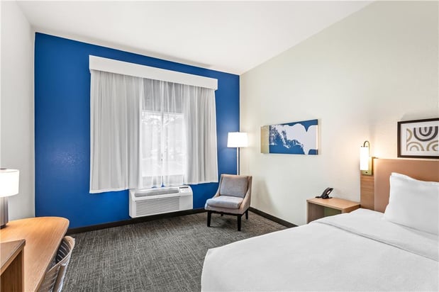 Images Spark by Hilton Duluth