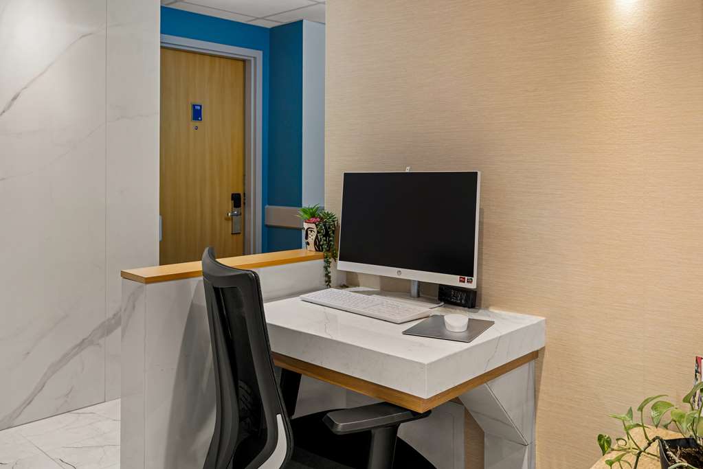Images SureStay Plus by Best Western Brooks