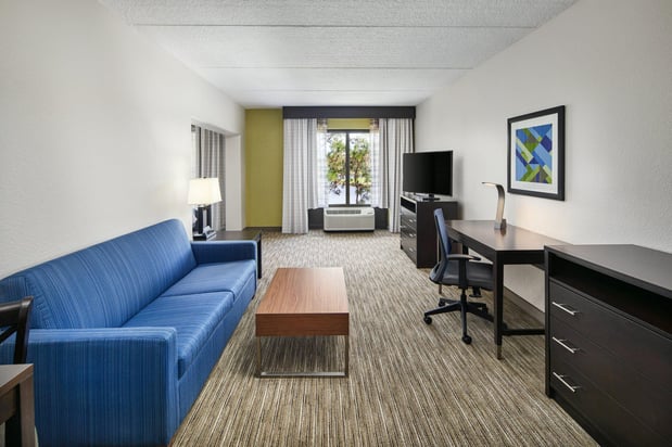 Images Holiday Inn Express & Suites Jacksonville SE- Med Ctr Area by IHG