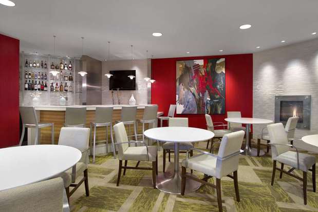 Images Embassy Suites by Hilton Detroit Metro Airport