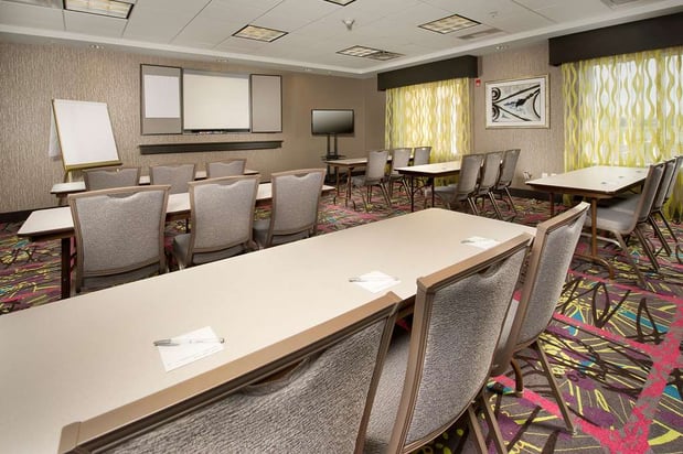 Images Hampton Inn & Suites Buffalo Airport