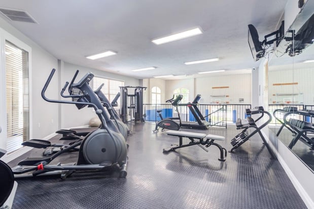 Images Avalon at Northbrook Apartments & Townhomes