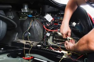 Bilder Meisterwerk Autoteile / Autoersatzteile, Servicematerial, Motorenöle, Autobatterien