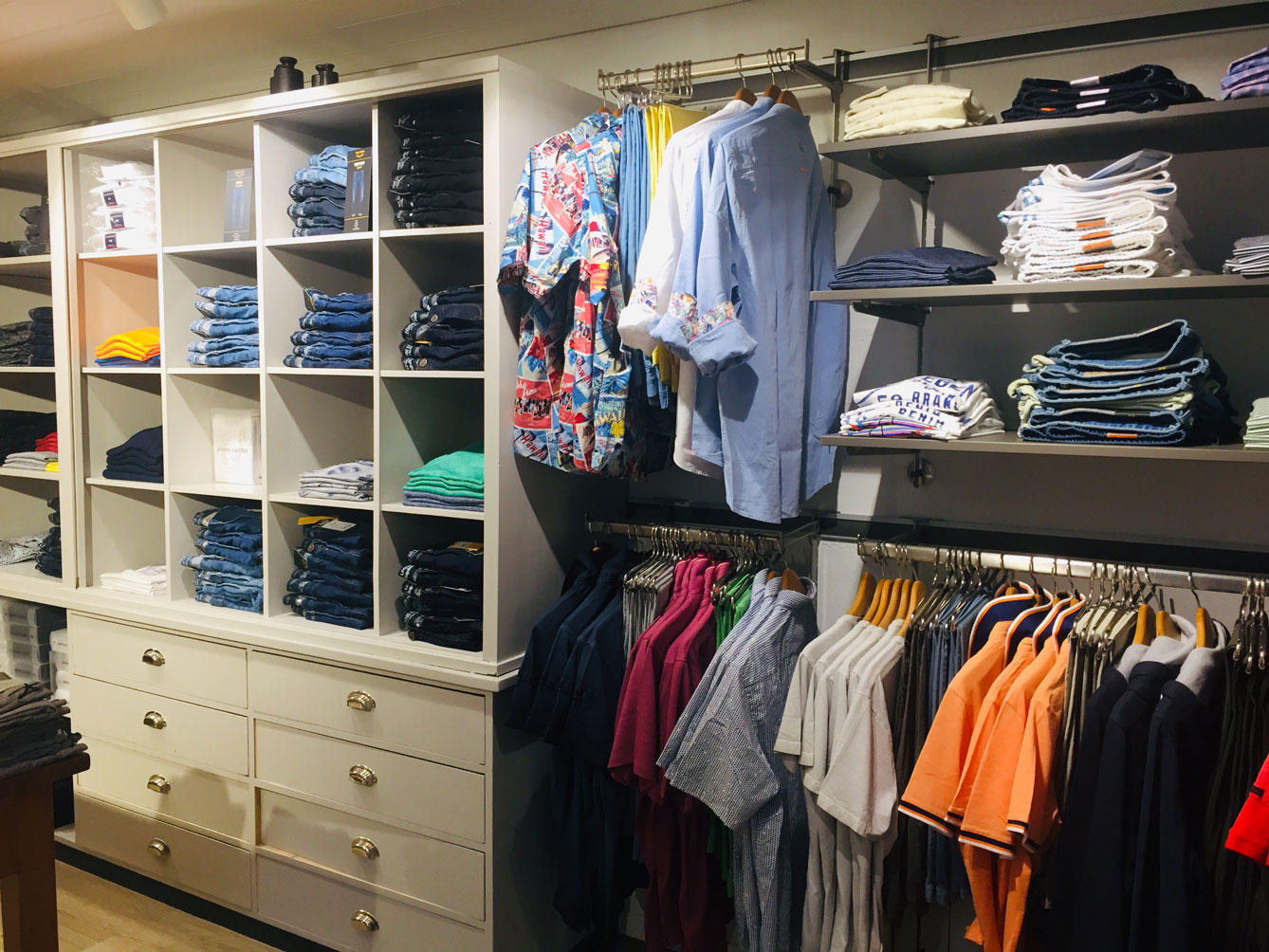 Moser Mode GmbH, Dorfstrasse 49 in Belp