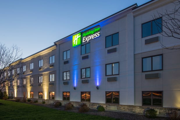 Images Holiday Inn Express Cleveland Airport - Brook Park by IHG
