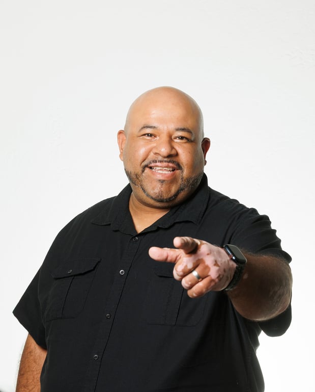 Images Raul Hernandez - Real Estate Agent
