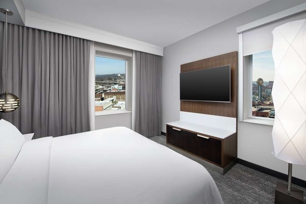 Images Embassy Suites by Hilton Knoxville Downtown