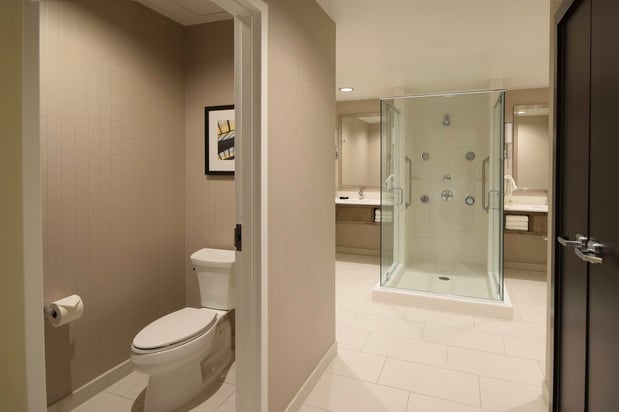 Images Holiday Inn Cincinnati N - West Chester by IHG