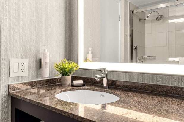 Images Embassy Suites by Hilton Los Angeles International Airport South